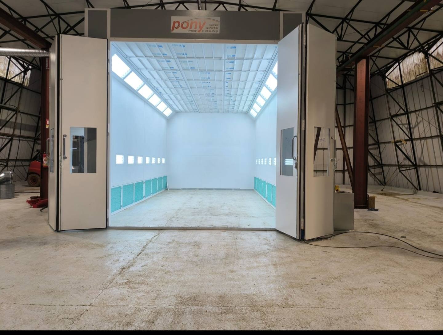 Cabine de peinture Pony france